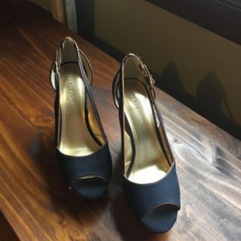 BCBG Navy Wedges Size 8